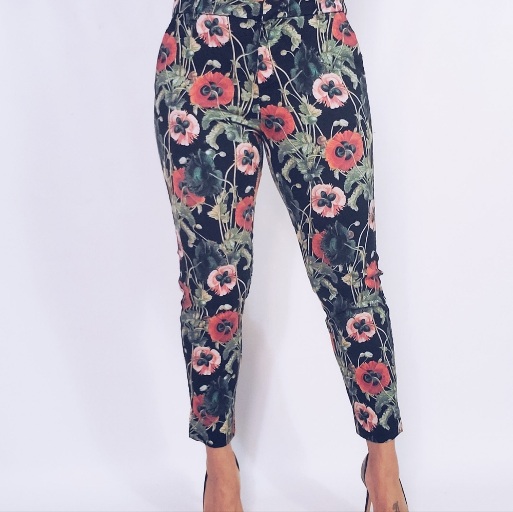 Floral Crop Pants - Picture 3 of 8